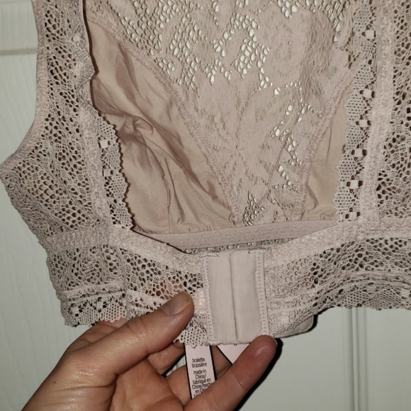 🚫SOLD🚫 NWOT SM VICTORIA'S SECRET Lace Top/Bra - Picture 4 of 6